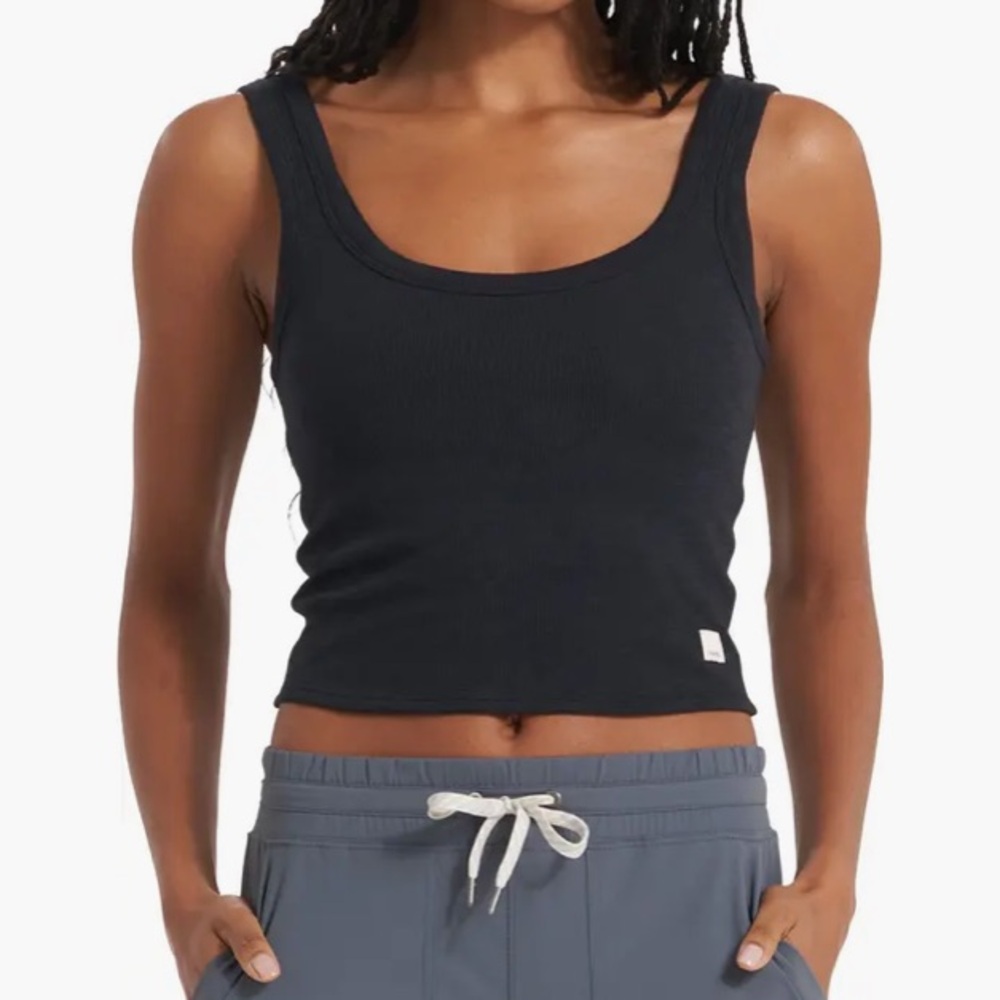 Vuori Sunrise Crop tank in black, size M
